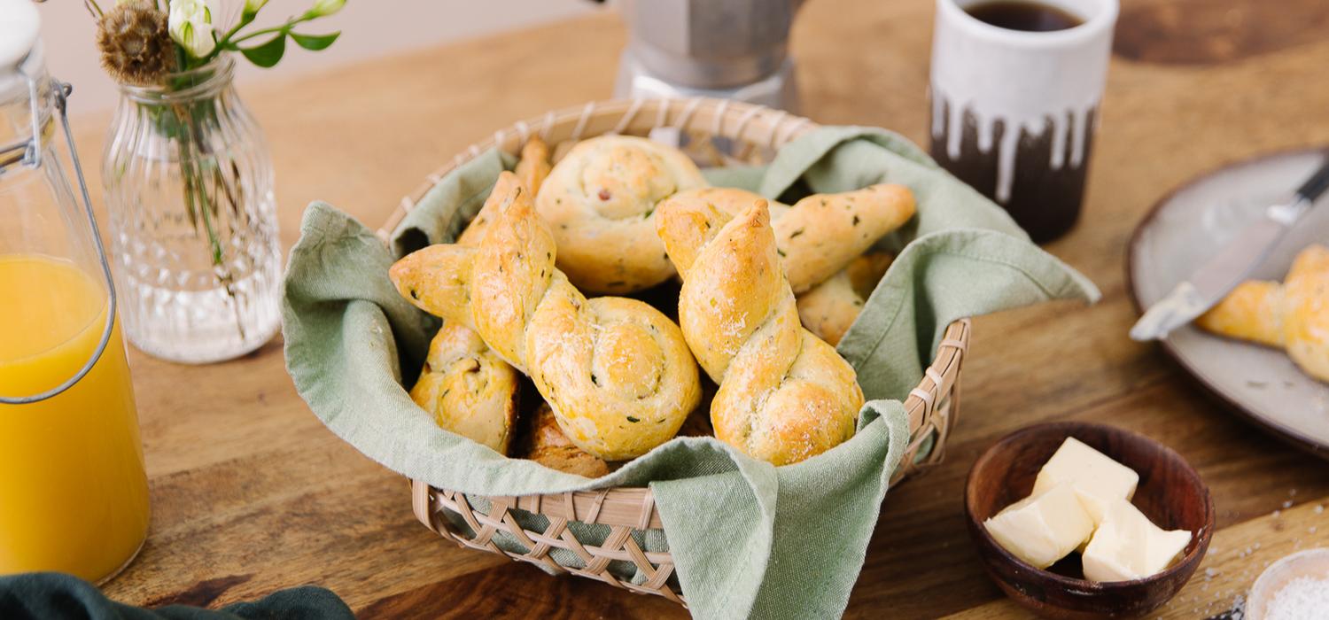 Rezeptbild von Joghurtbrötchen mit Bärlauch