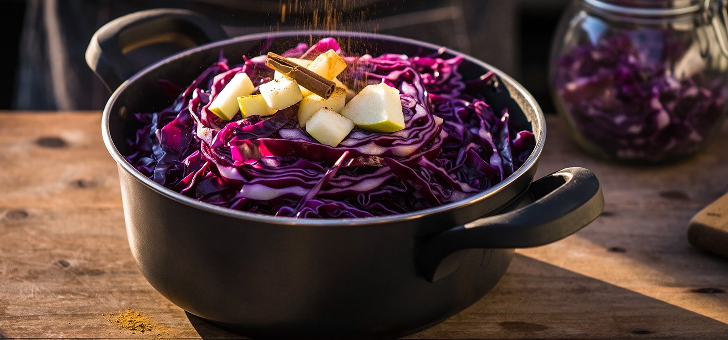 Rotkohl aus dem Glas mit Apfel und Zimt