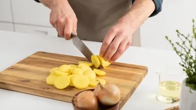 maggi-kochratgeber-bratkartoffeln-aus-rohen-kartoffeln-step-1