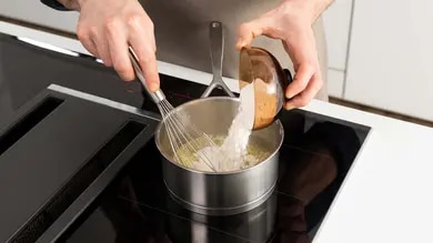 maggi-kochratgeber-mehlschwitze-herstellen-step-2