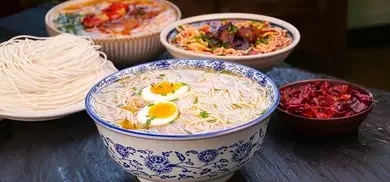 Asiatische Nudeln mit Ei 