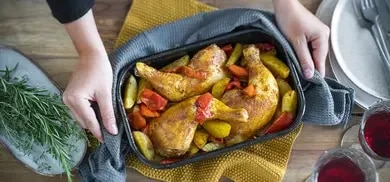 knusprigen ofenhähnchenschenkel aus dem Backofen