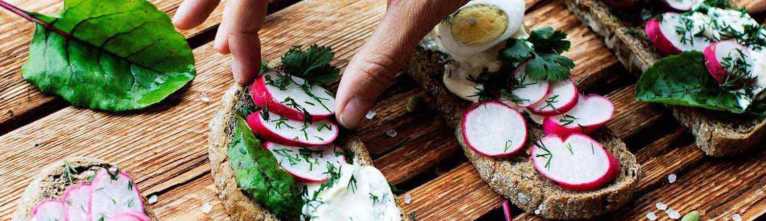 Zubereitung einer leckeren Brotzeit