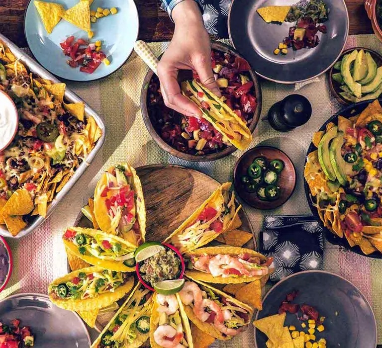 Mexikanisches Essen auf einem Tisch