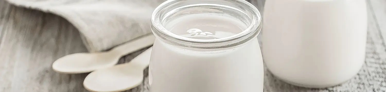 Joghurt im Becher