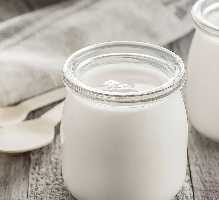 Joghurt im Becher
