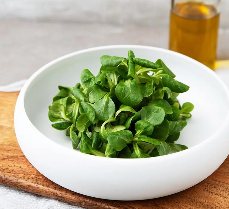 Maggi Kochstudio Feldsalat vorbereiten