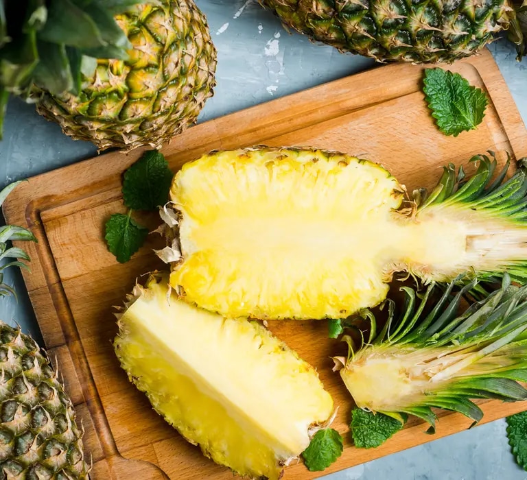 maggi-kochratgeber-header-ananas-schneiden