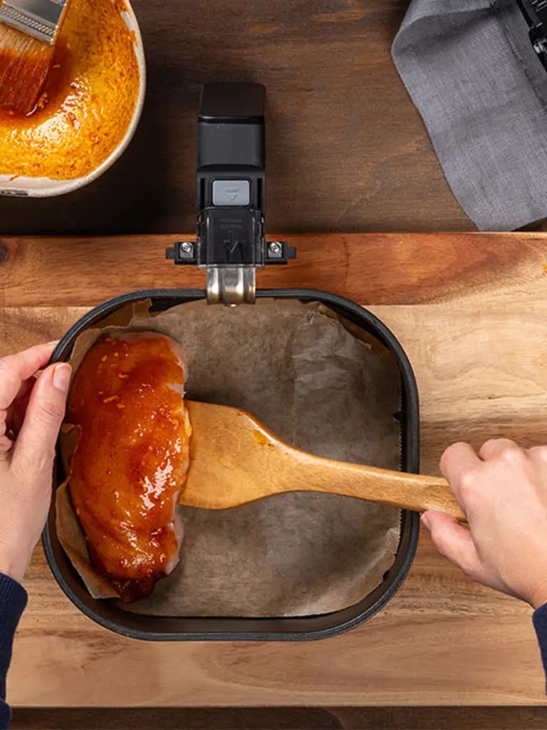 Leckeres Hähnchen in einem Airfryer Korb