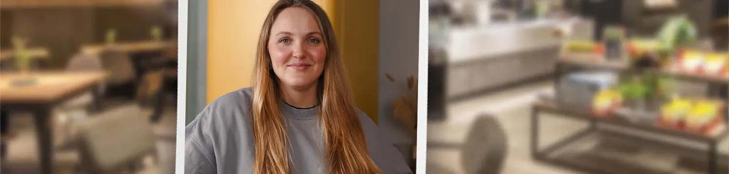 Header mit Portrait von Saskia