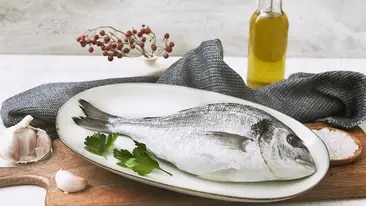 Frischen Fisch ausnehmen: So gelingt es dir ganz einfach