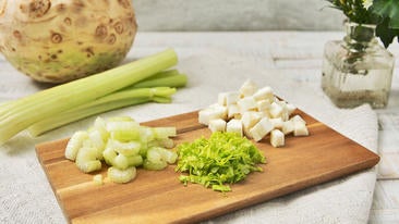 Stangensellerie vorbereiten