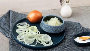 Zwiebeln schneiden
