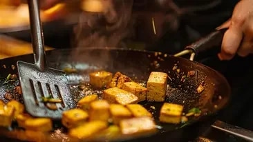 Tofu knusprig braten – so geht’s richtig 
