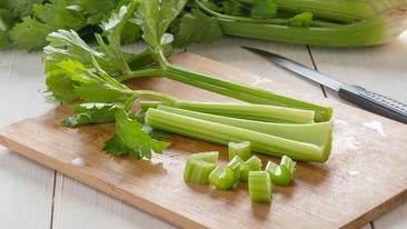 Staudensellerie zubereiten – schnell & einfach 