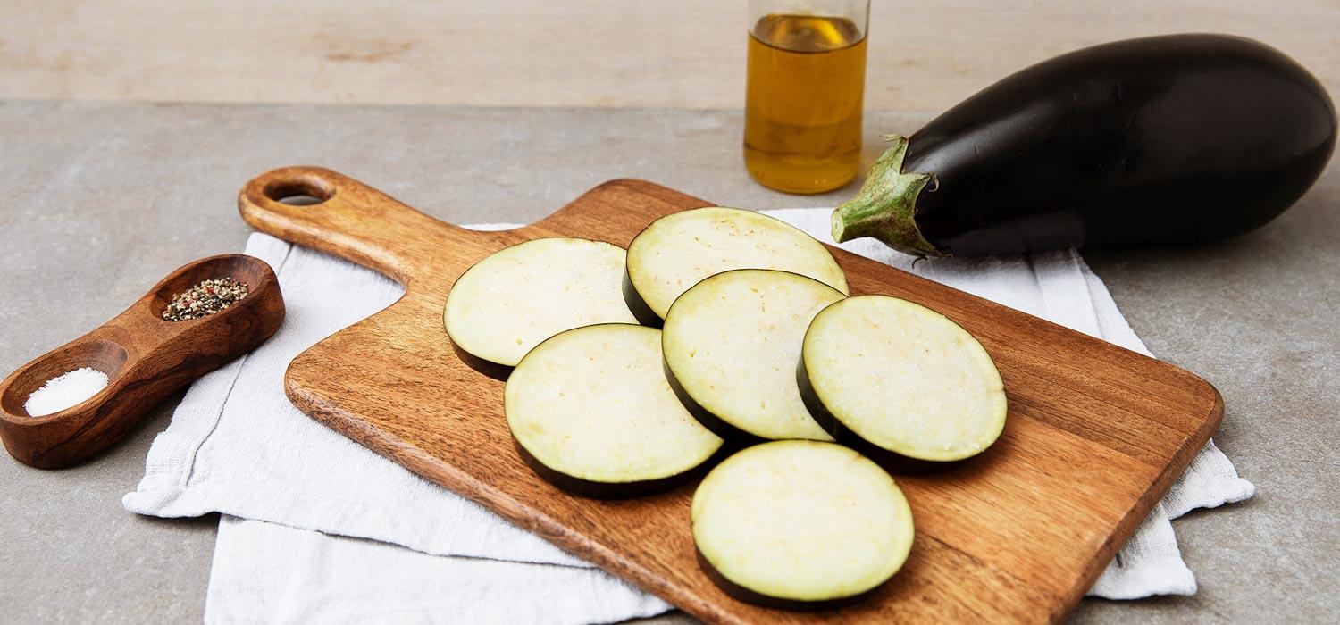 Maggi Kochratgeber Header Auberginen schneiden