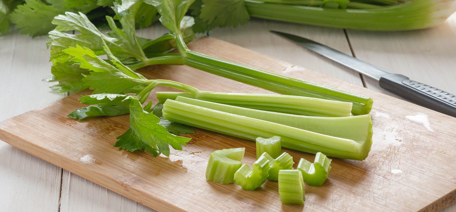 Staudensellerie zubereiten