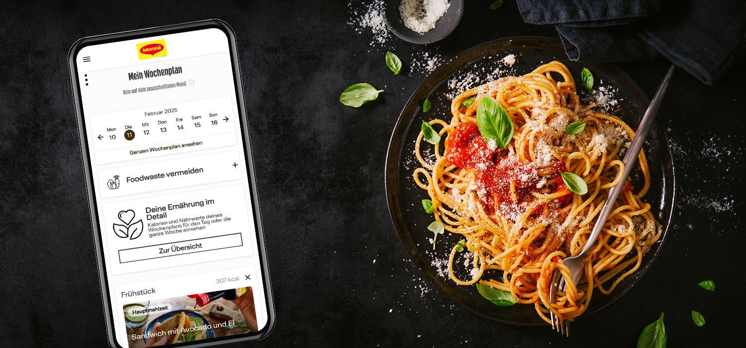 Wochenplaner Screenshot neben einer Portion Spaghetti mit Tomatensauce.