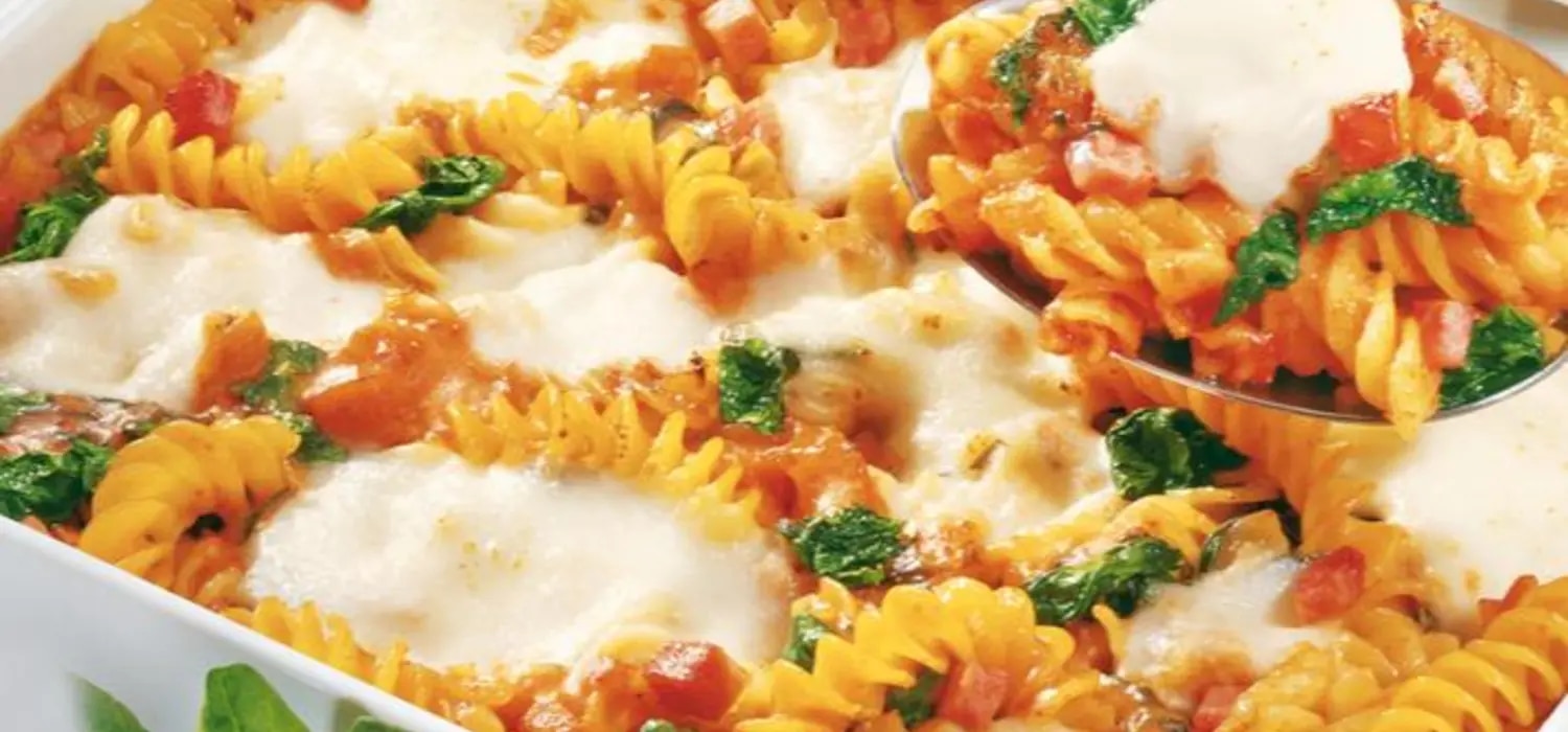 Nudelauflauf "Tomate-Mozzarella" mit Spinat
