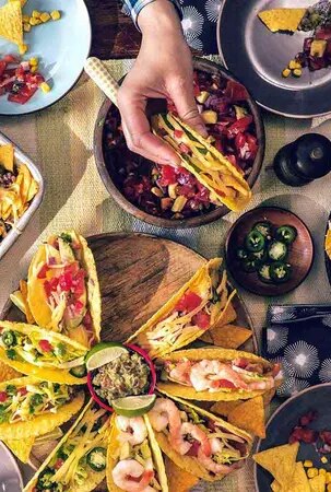 Mexikanisches Essen auf einem Tisch
