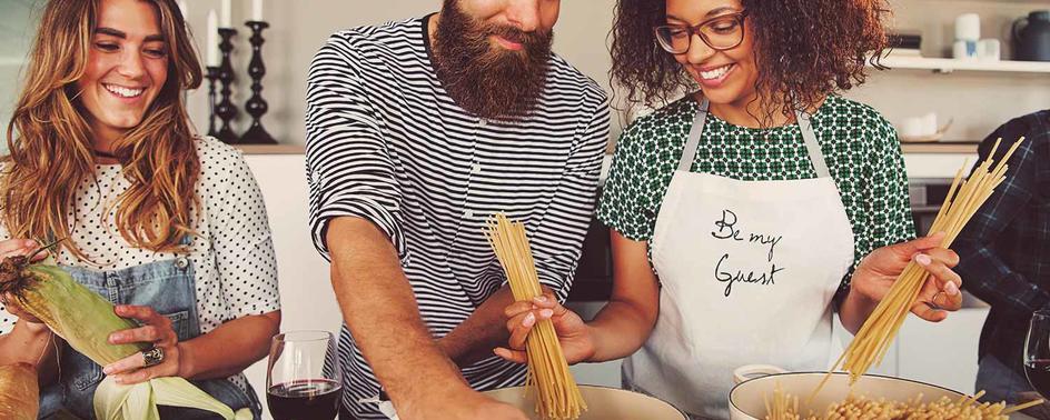 Maggi Kochratgeber Header Freunde kochen