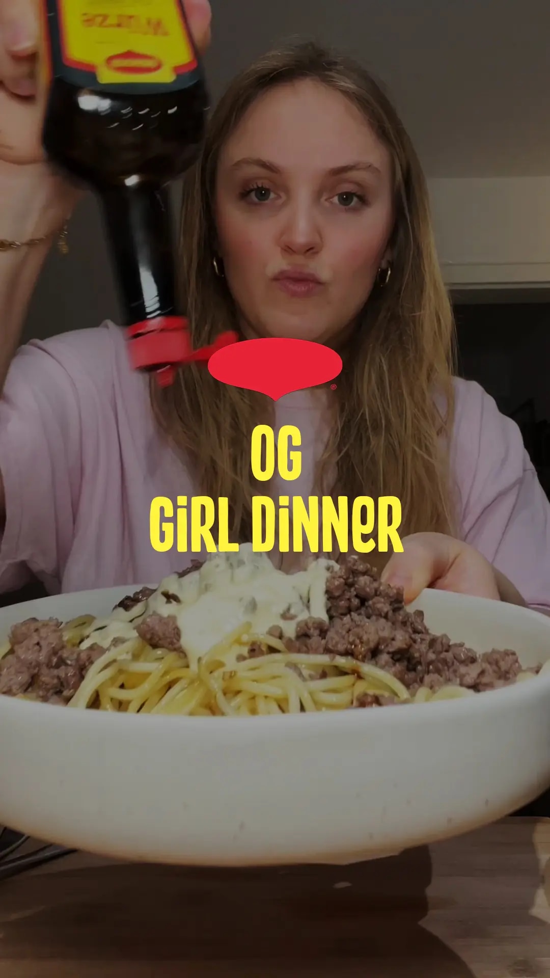 Nudeln mit Hackfleisch mit Sauce Hollandaise und MAGGI Würze