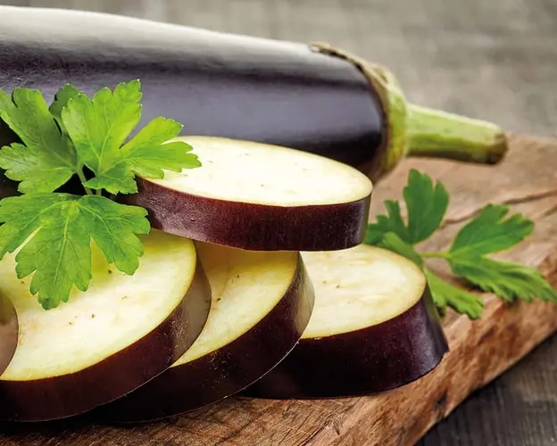 Geschnittene Aubergine