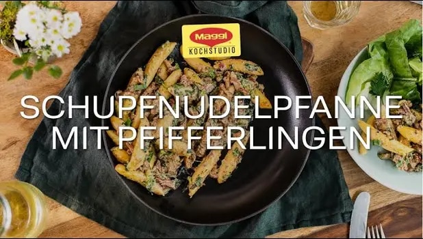Schupfnudelpfanne mit Pfifferlingen, Speck und Frühlingszwiebeln
