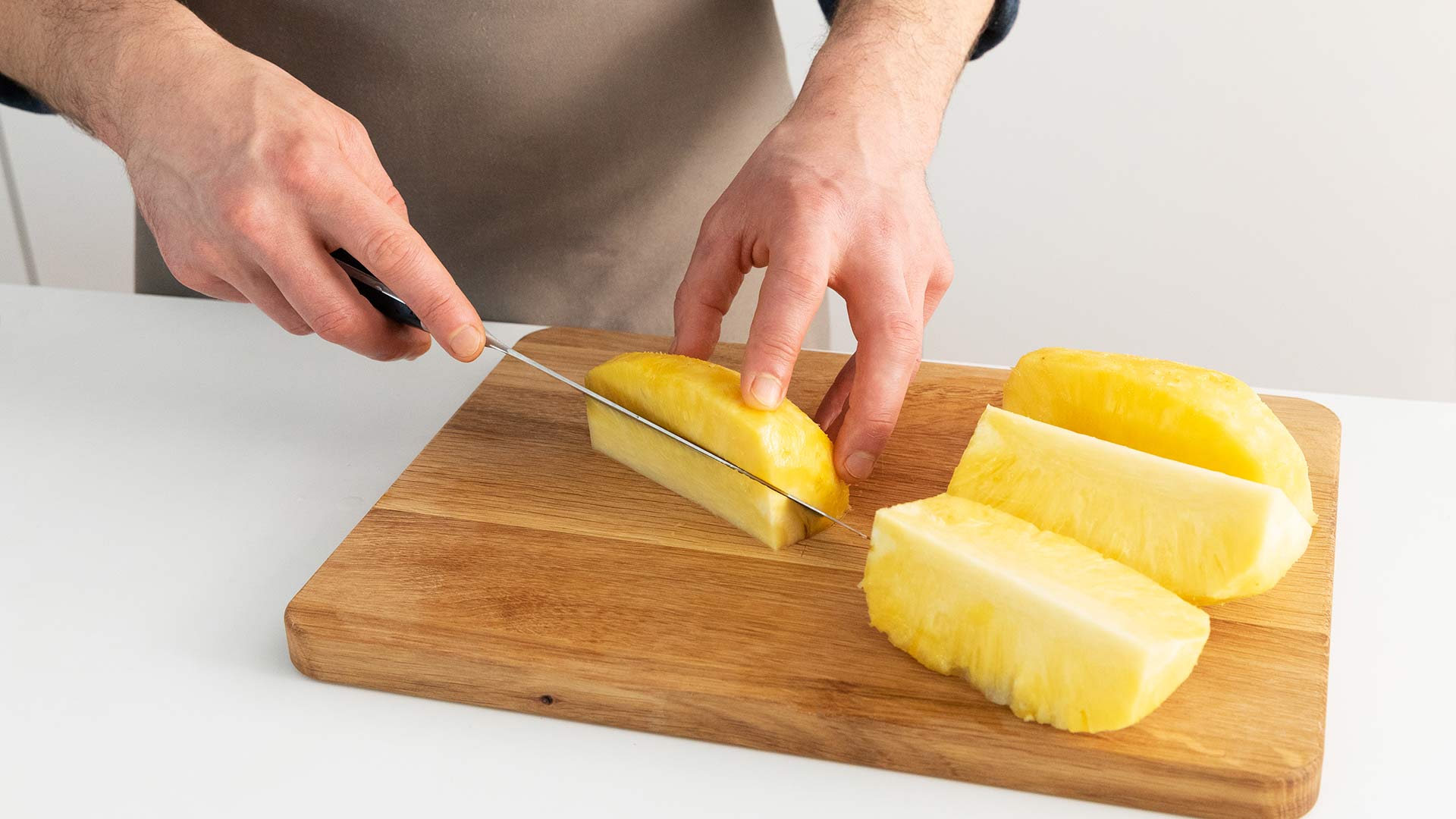 Maggi Kochratgeber Ananas schneiden