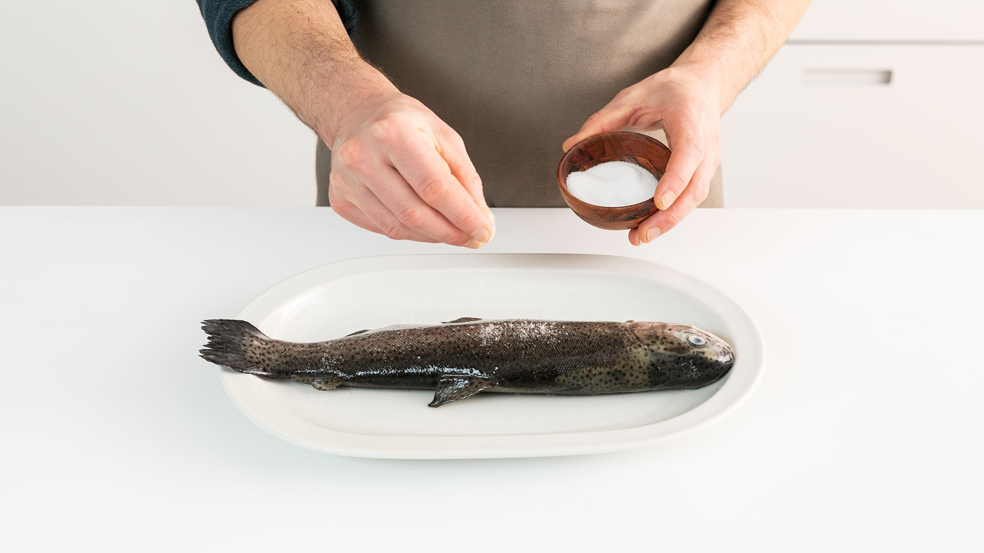 Maggi Kochratgeber frischen Fisch salzen
