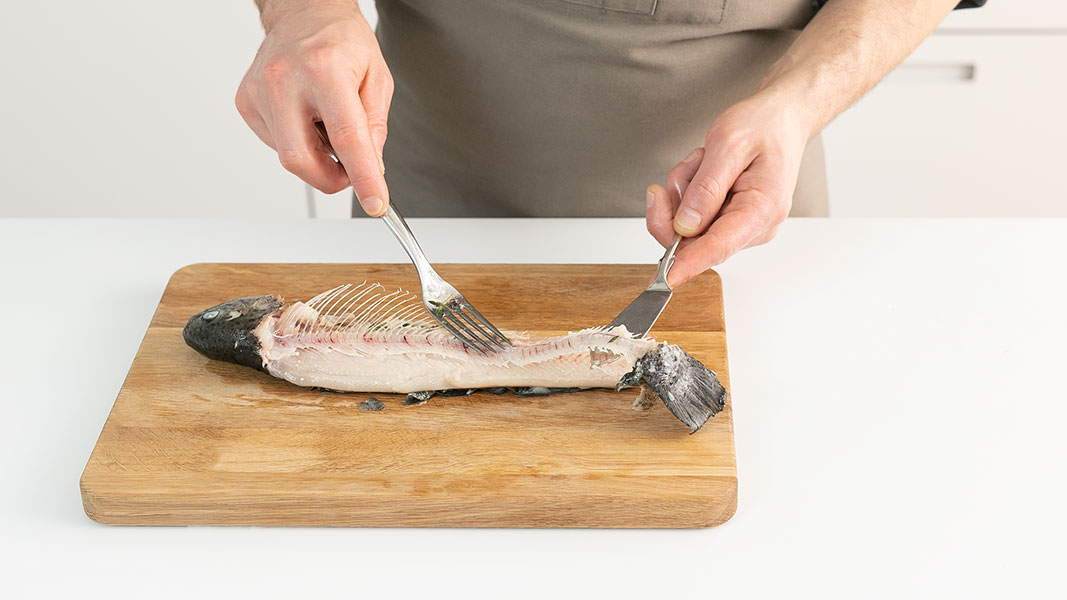 Maggi Kochratgeber gegarten Fisch filetieren