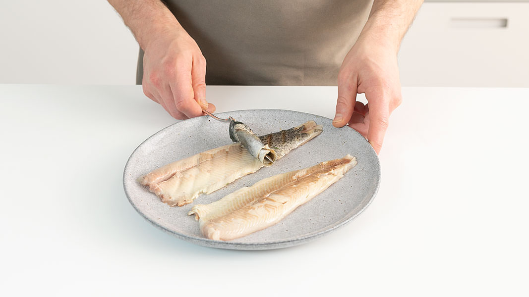 Maggi Kochratgeber gegarten Fisch filetieren