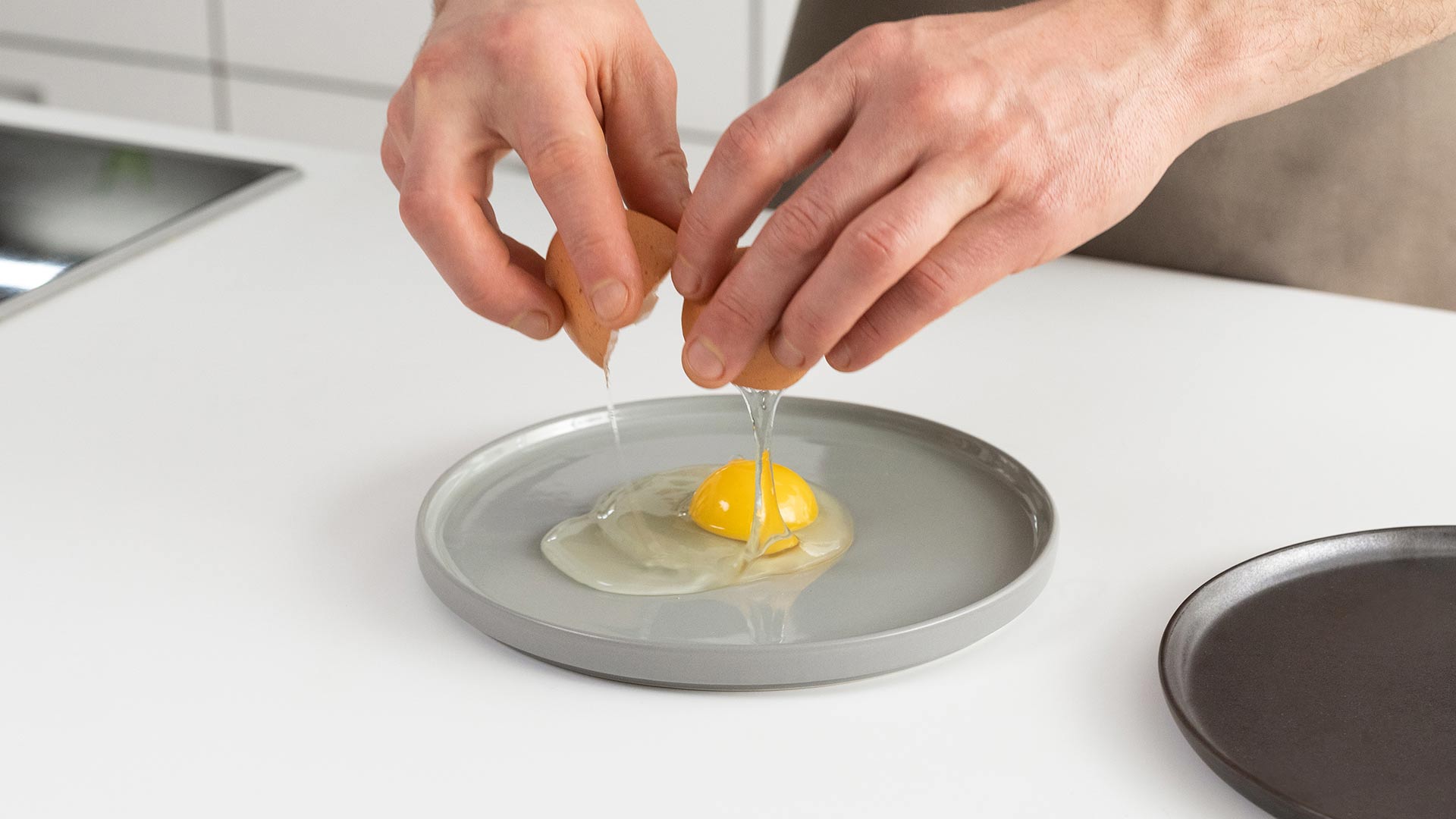 maggi-kochratgeber-frische-von-eiern-testen-step-2