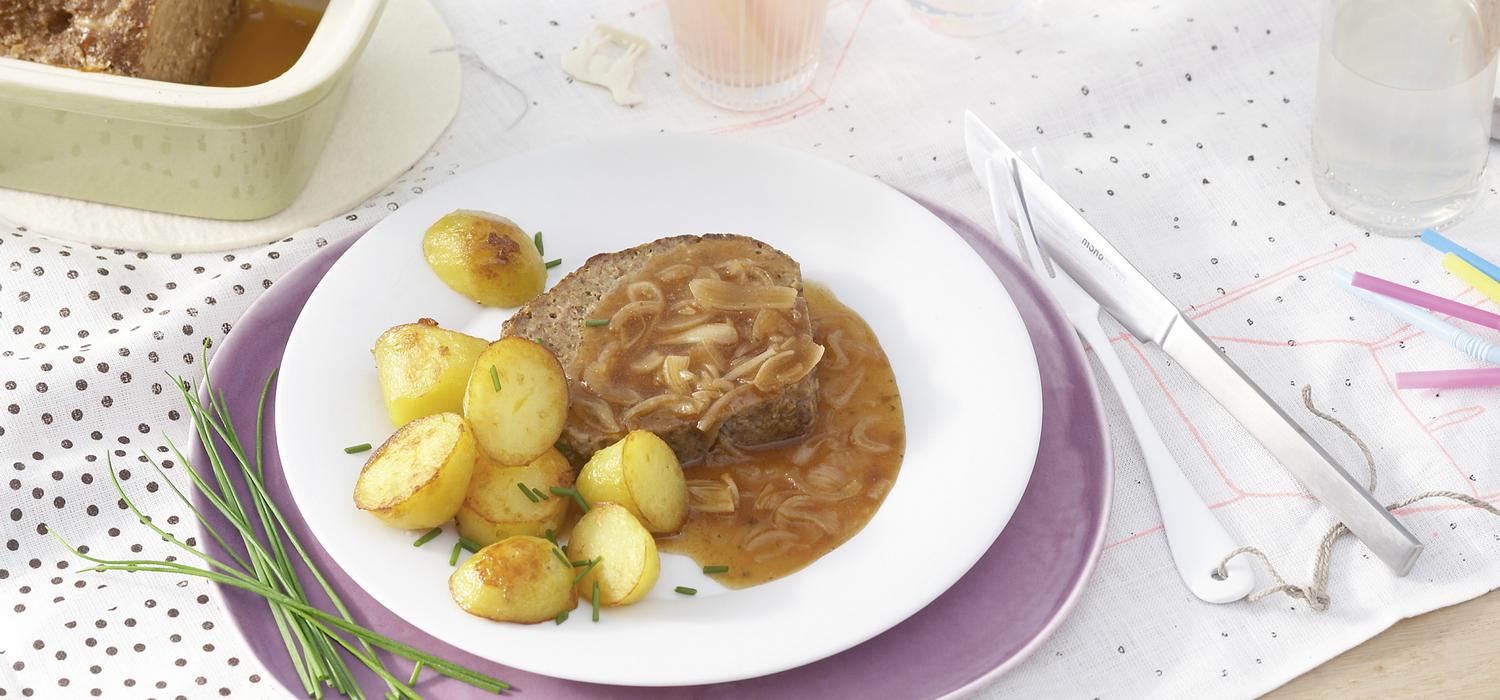 Hackbraten mit Zwiebelsoße