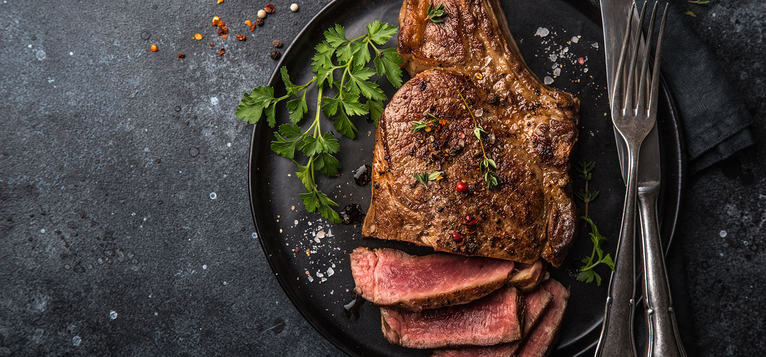 Roastbeef auf Teller angerichtet